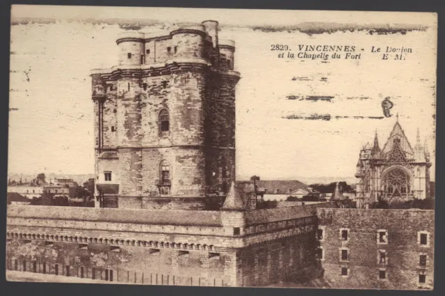 VINCENNES - The Keep and the Chapel of the Fort (A8312)