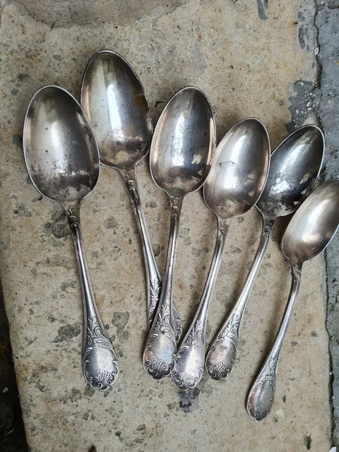 CHRISTOFLE 12 cuillères à soupe en métal argenté modèle