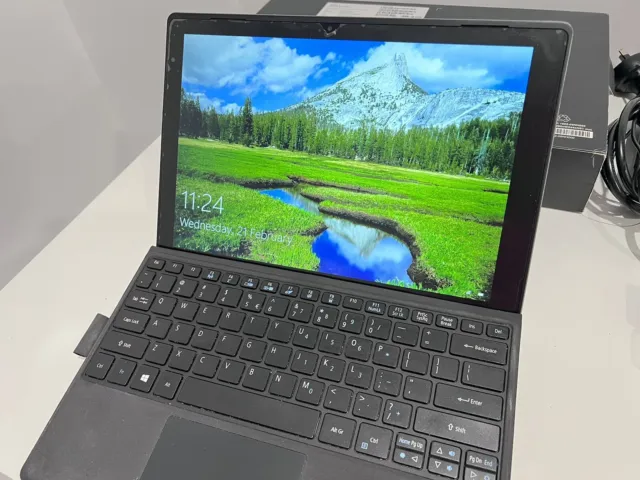 Acer Switch Alpha 5 SA5-271P 12” Tablet/PC, i7-6500U 2.6ghz, 500gb, 8gb Ram