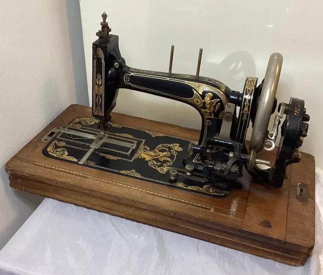 Old Vintage Hand Crank Sewing Machine w. Wooden Cover