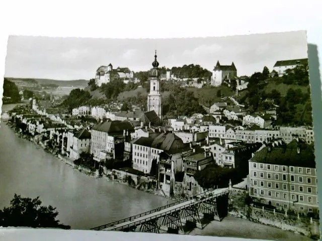 Burghausen an der Salzach. AK s/w. Ortsansicht, Kirche, Blick zur Burg, Brücke ü