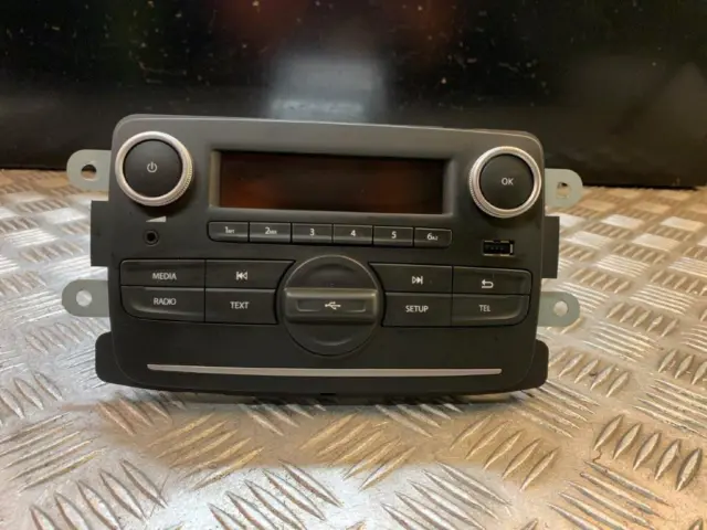 Dacia Sandero CD player radio with USB AUX Renault car stereo code  AGC-0060RF