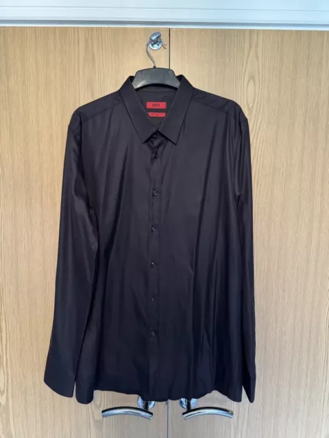 Hugo Boss Shirt - Excellant condition - 17.5 XL 43 - it’s a must have! Pattern