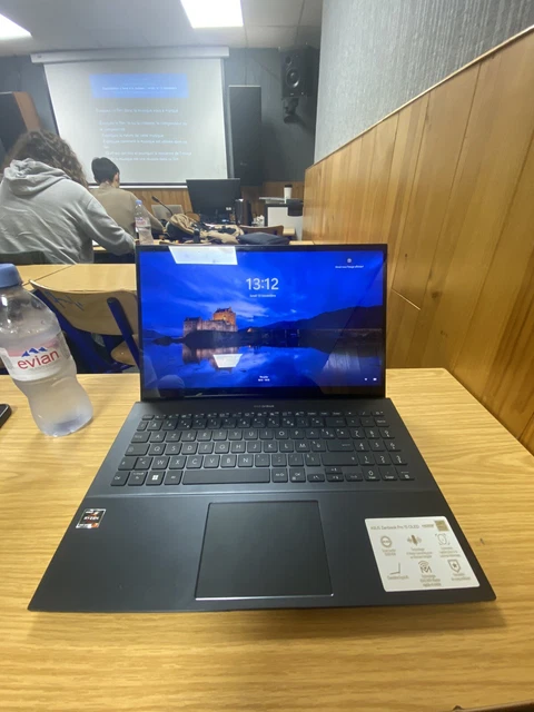 Zenbook 15 Pro OLED AMD RAYZEN 7-5800H, 16 G RAM, 512G SSD, ÉCRAN 15’ TACTILE