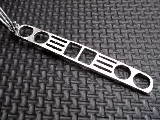 Keyring BMW E46 CABRIO CONVERTIBLE HARDTOP M PAKET M3 330 I D Badge  Keychain 