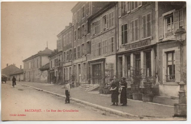 BACCARAT - Meurthe et Moselle - CPA 54 - rue des cristalleries - Café Restaurant