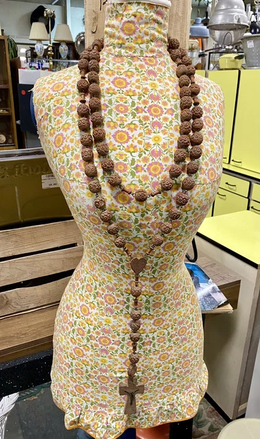 Collier Ethnique Doré Avec 8 Perles Grenouilles - Longueur 40 Cm - Occasion En Très Bon état