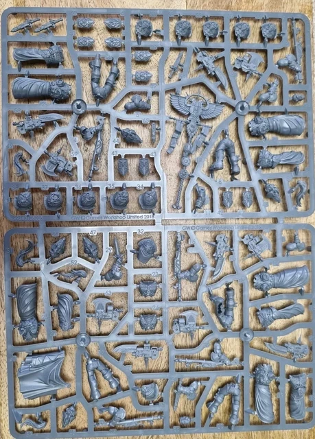 LOTTO 1 WARHAMMER 40k Adeptus Custodes Custodian Wardens EUR 32,89 - Foto 4