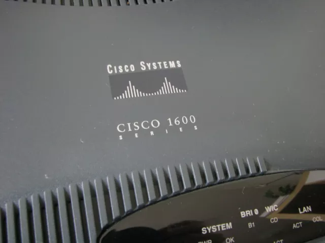 Routeur Ethernet professionnel RNIS DSL Cisco 1600series - 1603R + carte PC flash 2