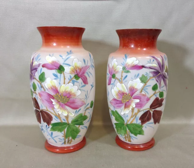 Ancienne PAIRE DE VASES EN OPALINE ÉMAILLÉS peints à la main Napoléon III