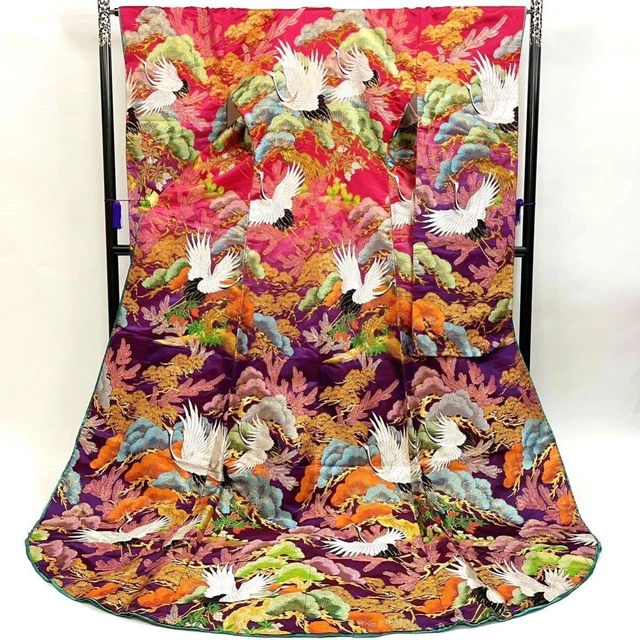 Japanese Kimono Uchikake　New and Unused　 Wedding Pure Silk  japan　121