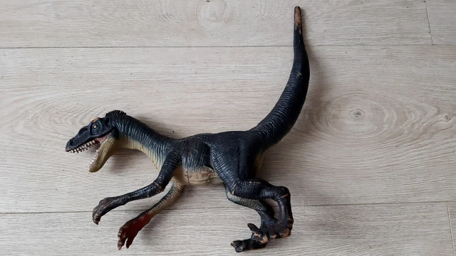 VELOCIRAPTOR JURASSIC PARK Figure 2001 Hasbro Raptor Rare Dinosaur Toy ...