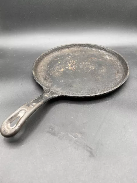 Vintage Lodge 90G Round Cast Iron Flat Pancake Griddle Skillet 10.5" Camping #7