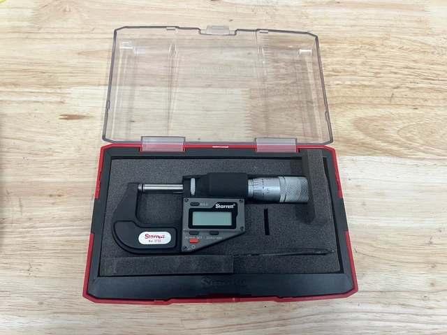 Starrett 3732 0-1" Digital Micrometer In Case With Books