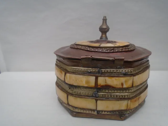 Ausgefallene große marokkanische Kupfer & Kamelknochenschatulle INTERESSANTE ALTE BOX Optik