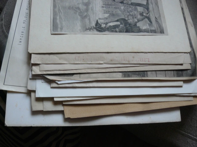 lot de gravures et papier divers.