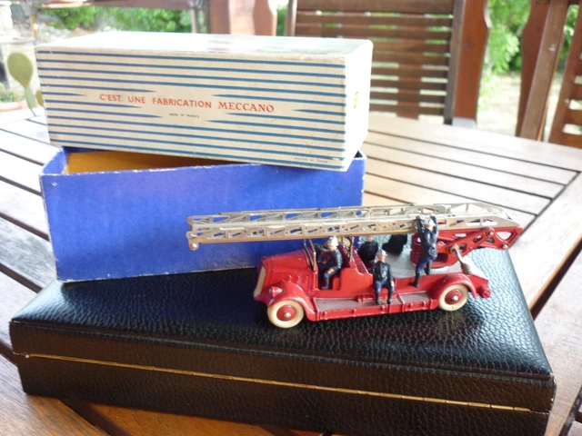 DINKY TOYS France – Delahaye camion de pompier grande échelle - réf : 32D- 1/50ème– avec son échelle – sans boîte - Collection