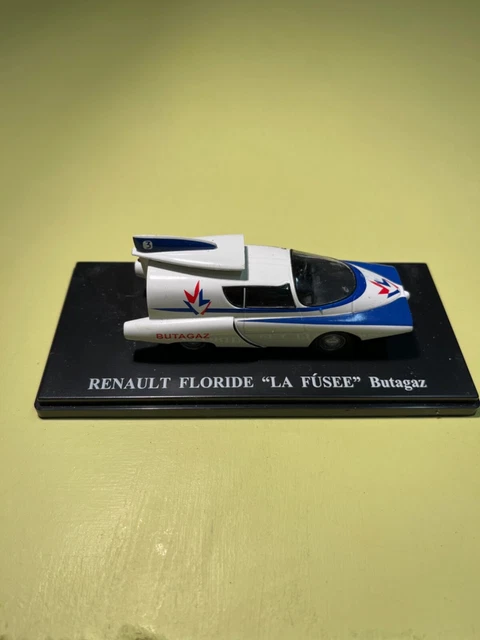 1/43 RENAULT 4 F6 4L pick up baché 1983 UH + Boite vitrine ajoutée EUR