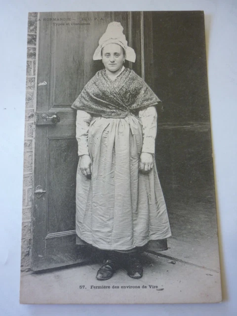 CPA La Normandie farmer type & costumes around Vire 57