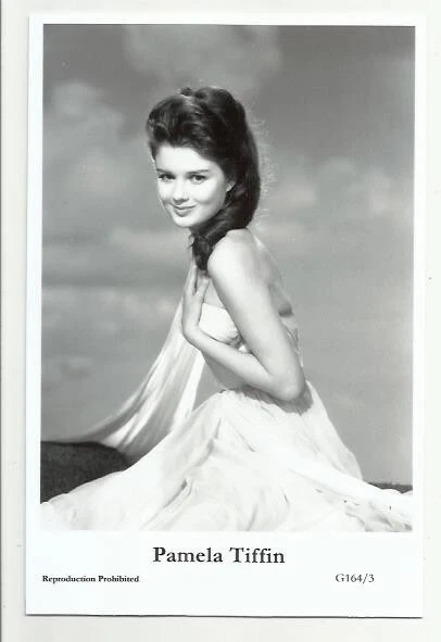 (Bx27) Pamela Tiffin Swiftsure Photo Postcard (G164/3) Filmstar Pin Up Glamor