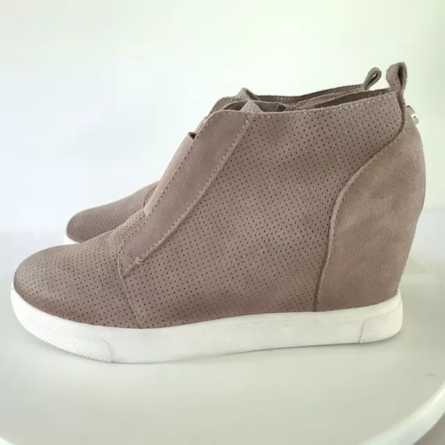 Steve Madden Hidden Wedge Sneaker Side Zipper Taupe Suede Women's Size 9 2