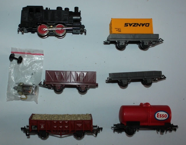 Lot Jouef HO 4 wagons divers, dont un neuf