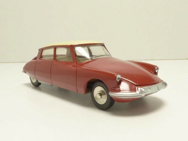 CITROEN DS19 rouge / toit blanc  Dinky Toys