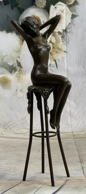 Rare Chair Fille Modèle Assis Sur Chaise Sculpture Statue Fabriqué Par Lost Cire