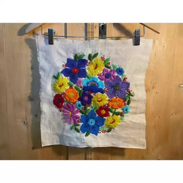 Pieza de bordado floral vintage | Arte textil listo para enmarcar | Cottagecore
