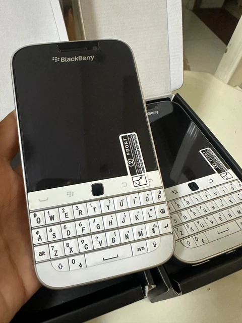BLACKBERRY CLASSIC SQC100-4 16GB Black (Unlocked) Smartphone