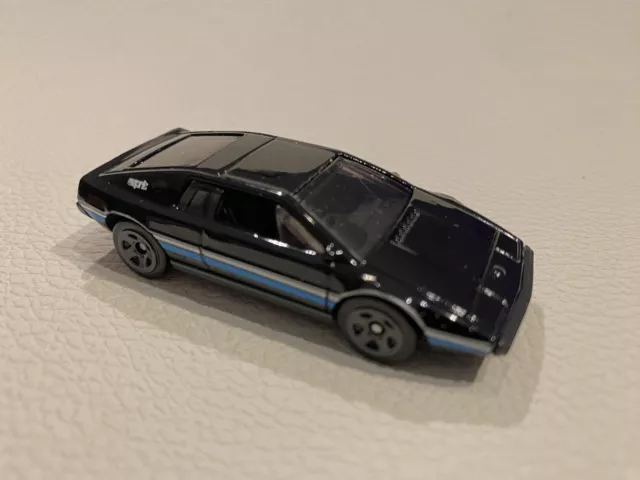 Hot Wheels Mainline Lotus Esprit S1 Mint