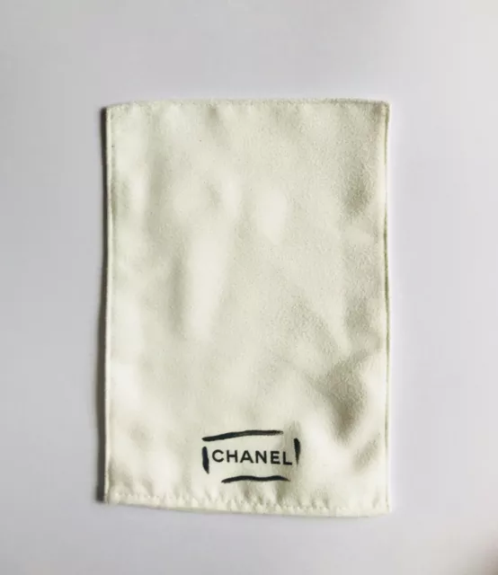 NEW CHANEL DUST Bag, Storage, White, 20 x 14 cms EUR 17,44 - PicClick IT