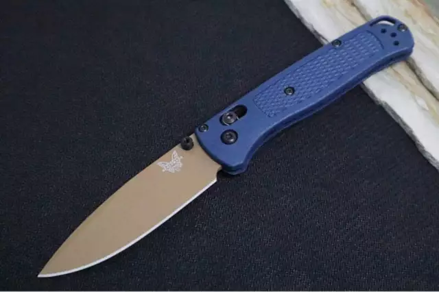 Benchmade 535FE-05 Bugout - CPM-S30V Steel / Drop Point Blade / FDE Finish / Tex