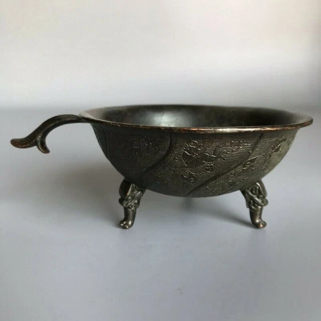 Exquisite Old Chinese bronze copper handcarved flowers cup Wine glass statue 962