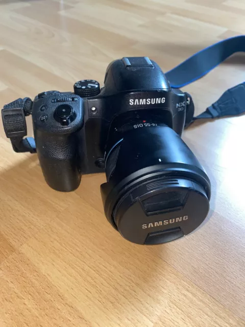 Samsung NX NX30 20.3MP Digitalkamera - Schwarz (Kit mit OIS 18-55mm Objektiv)