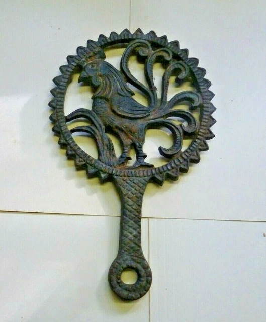 Vintage  Cast Iron 8" Rooster Trivet hot pan rest  no burn