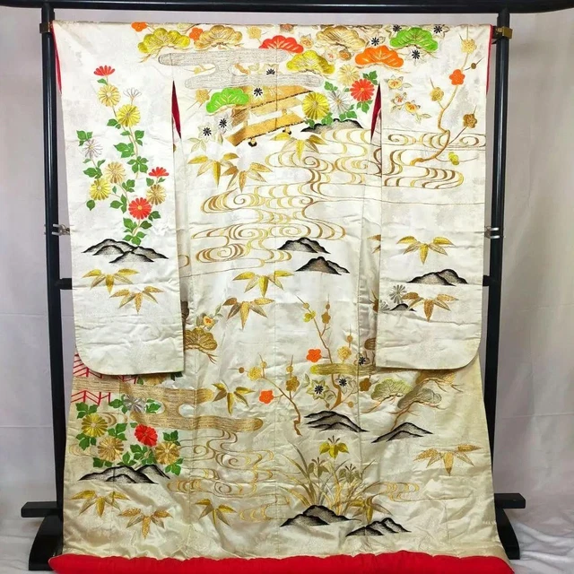 0516:Japanese wedding Kimono  "Uchikake"  pure silk,Seasonal flowers,embroidery