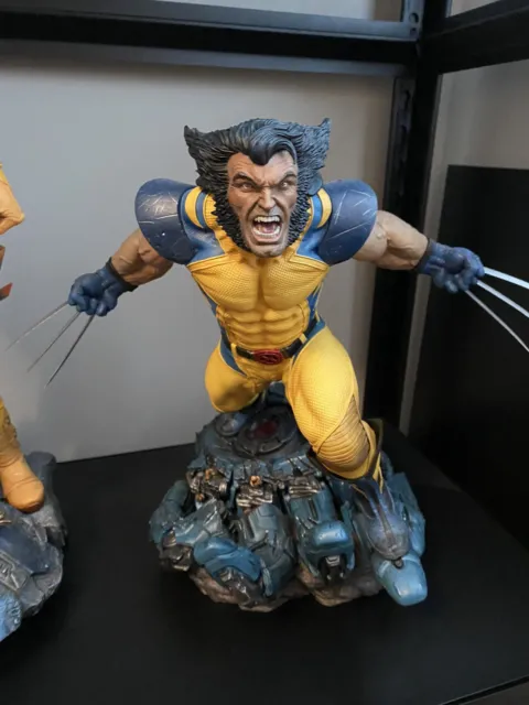 Sideshow Marvel Wolverine Premium Format EXCLUSIVE Edition Yellow suit