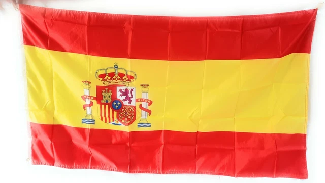 Premium AI Image | Spanish Female Soccer Fans In A World Cup Stadium Celebrating Spanish National Team Football Win 65210294 - Foto 9