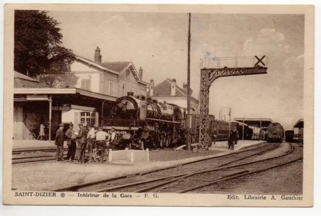 SAINT DIZIER Haute Marne CPA 52 - la GARE - L'intérieur de la gare 3 locomotive