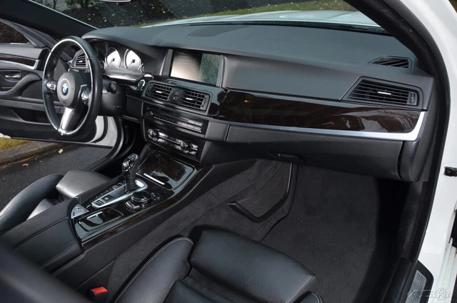 2014 BMW 5-Series 550i xDrive AWD 22