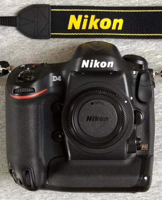 Nikon D4 16.2 MP Digital SLR Body Only. Very Good Condition. SC 221K. Boxed.