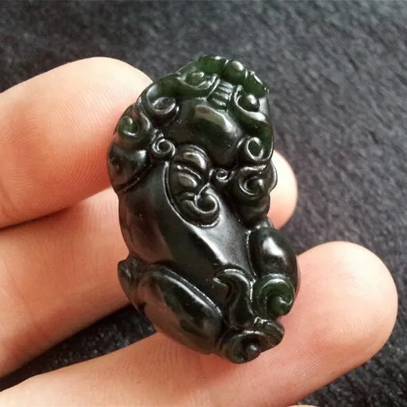 1 pcs Natural jade Black green Amulet Necklace piuxiu Pendant statue jewelry