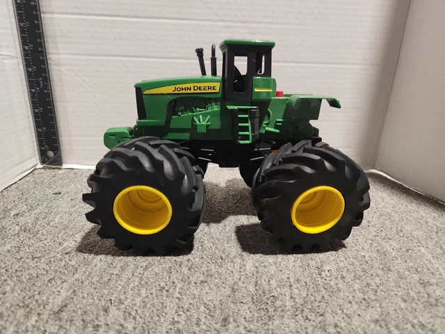 John Deere Monster Treads, Toy Tractor,Plastic, Sounds, Shakes,Ertl. F0314Q00