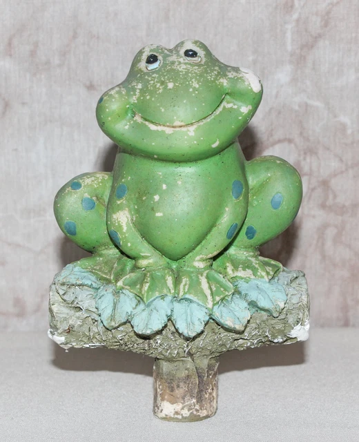 Vintage Plastic Frog Flower Bed Flower Pot Decoration 3 ¾” x 5 ½” Cute!