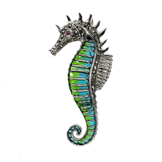 Pendentif Ancien Hippocampe En Résine Des Années 60 & Chaînette En Argent - Occasion
