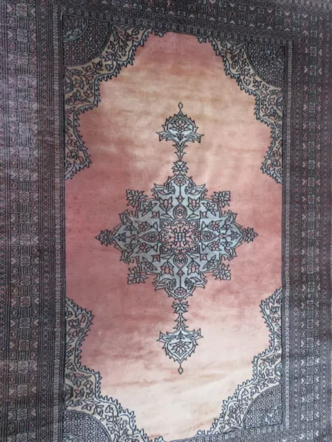 EIN ANTIKER FEINER ALTER HANDGEFERTIGTER TRADITIONELLER PAKISTAN ORIENTTEPPICH (190 x 126 cm) +