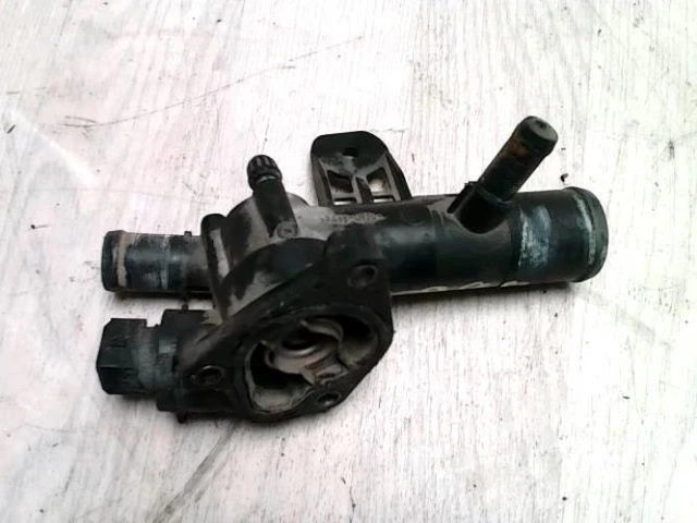 boitier-eau-renault-clio-2-phase-2-eur-25-00-picclick-fr