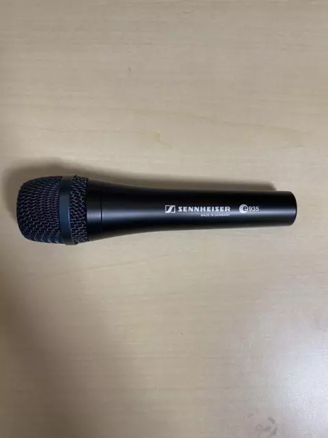 SENNHEISER e935 Black Dynamic Wired Professional Microphone XLR Cardioid Vocal