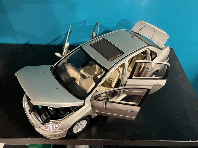 Peugeot 307 Sedan 2007 Gray - die cast - modèle de collection - Paudimodel 2179GR Peugeot 307 Sedan 2007 Gray - die cast - modèle de collection - Paudimodel 2179GR